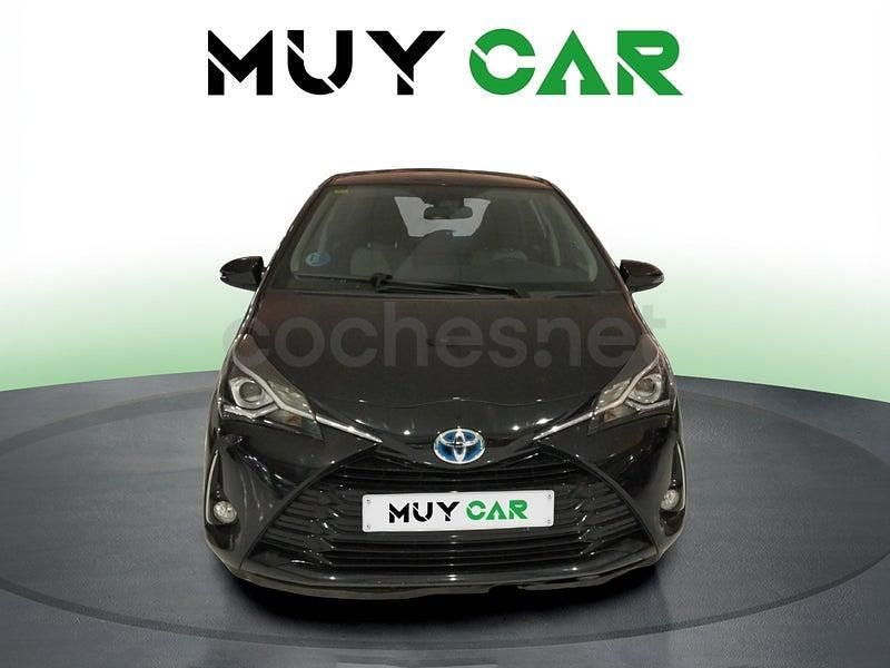 Usado Toyota Yaris Hybrid Active 100 CV (73 kW) 2018 Negro Berlina