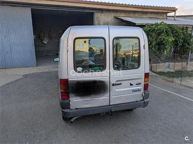 Usado Ford Courier 60 CV (44 kW) 1998 Gris / plata Monovolumen