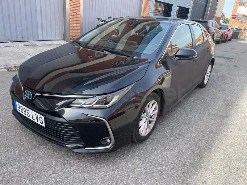Usado Toyota Corolla Active 122 CV (89 kW) 2021 Negro Berlina