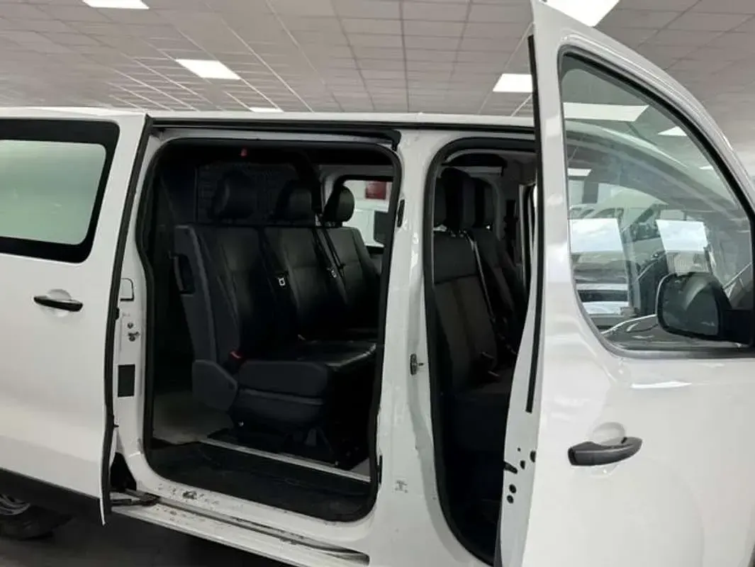 Usado Citroën Jumpy Comfort 120 CV (88 kW) 2021 Blanco Monovolumen