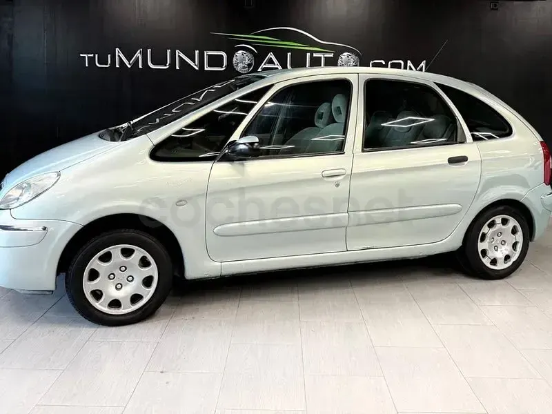 Usado Citroën Xsara Picasso Exclusive 110 CV (80 kW) 2005 Gris / plata Monovolumen