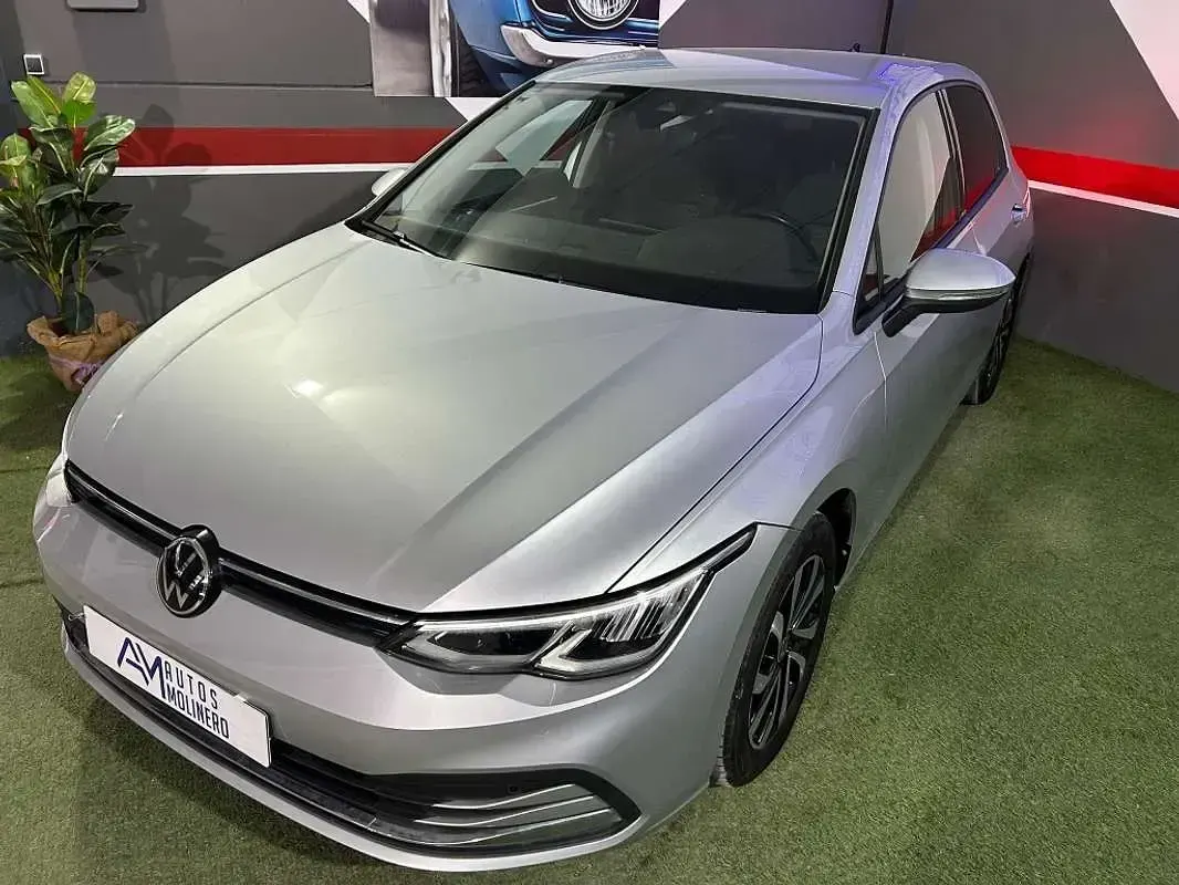 Usado VW Golf VIII 110 CV (80 kW) 2022 Gris Utilitario