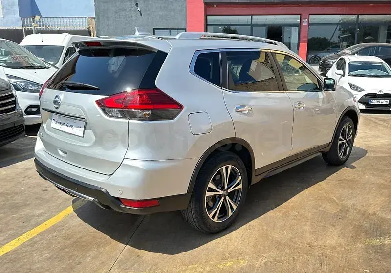 Usado Nissan X-Trail 160 CV (117 kW) 2020 Gris / plata SUV