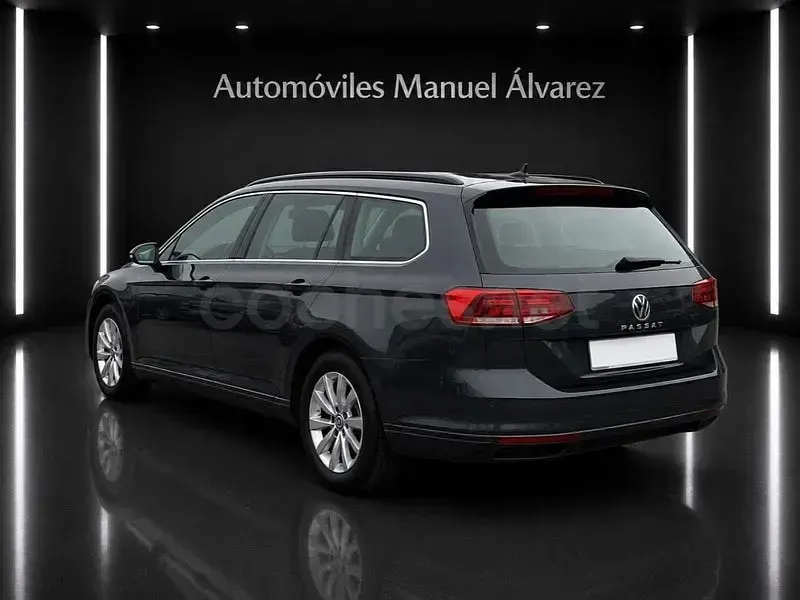 Usado VW Passat Business 122 CV (89 kW) 2021 Gris / plata Familiar