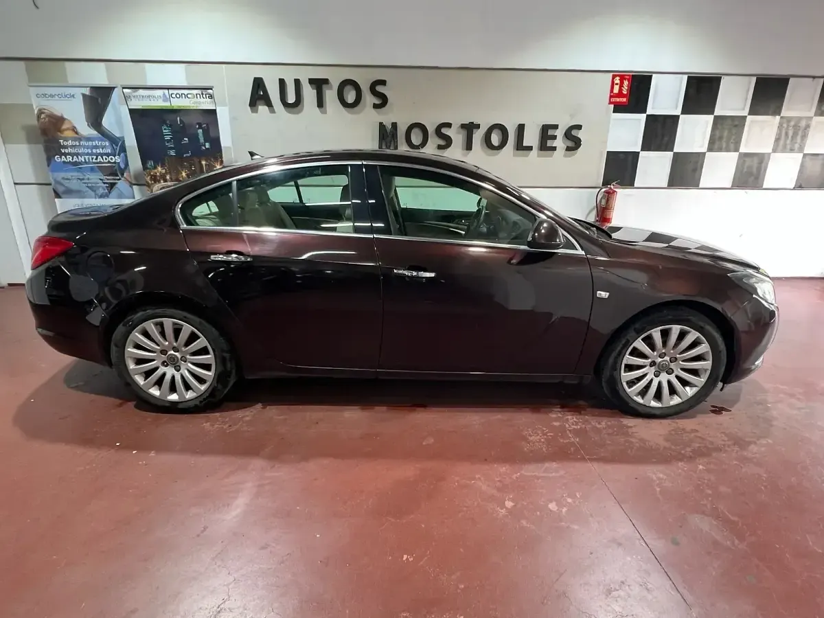 Usado Opel Insignia Excellence 160 CV (117 kW) 2012 Marrón Berlina