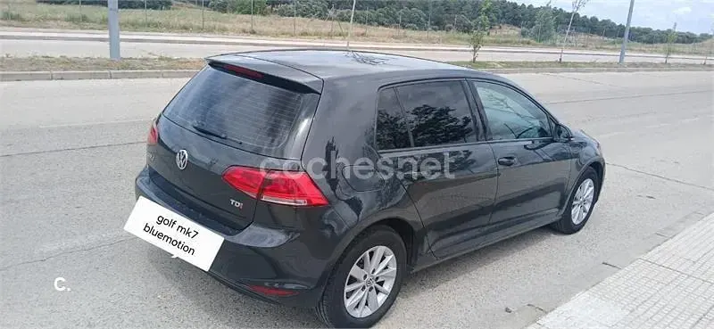 Usado VW Golf VII 105 CV (77 kW) 2013 Gris / plata Berlina