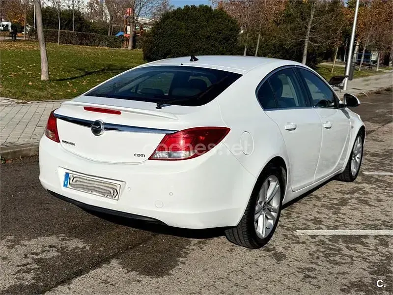 Usado Opel Insignia Sportive 163 CV (119 kW) 2013 Blanco Berlina