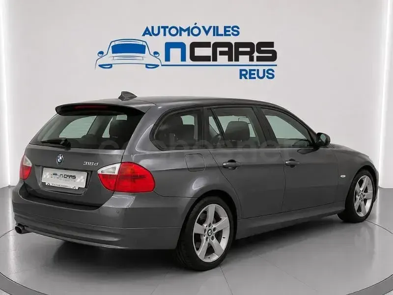 Usado BMW 318 143 CV (105 kW) 2008 Negro Familiar