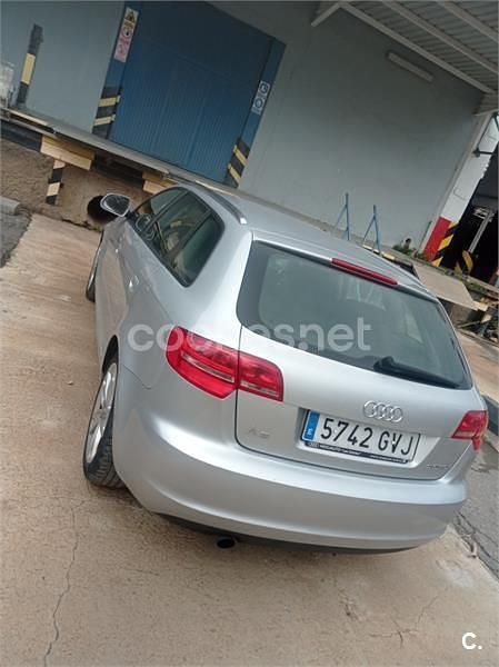 Usado Audi A3 Ambition 140 CV (102 kW) 2010 Gris / plata Berlina