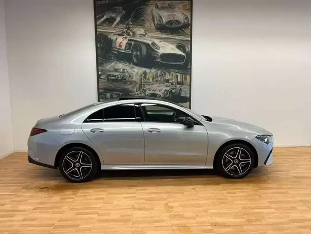 Usado Mercedes CLA250e 218 CV (160 kW) 2025 Gris Berlina