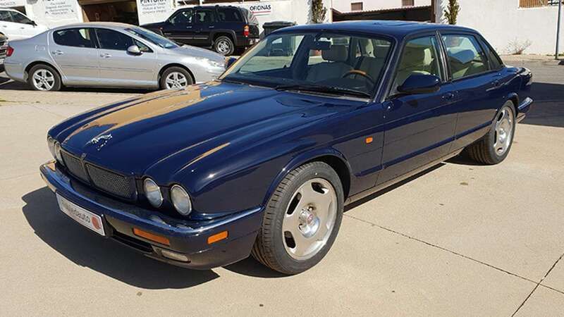 Azul Usado 1995 Jaguar XJR S Berlina | 13.500 € - Imagen 1/4