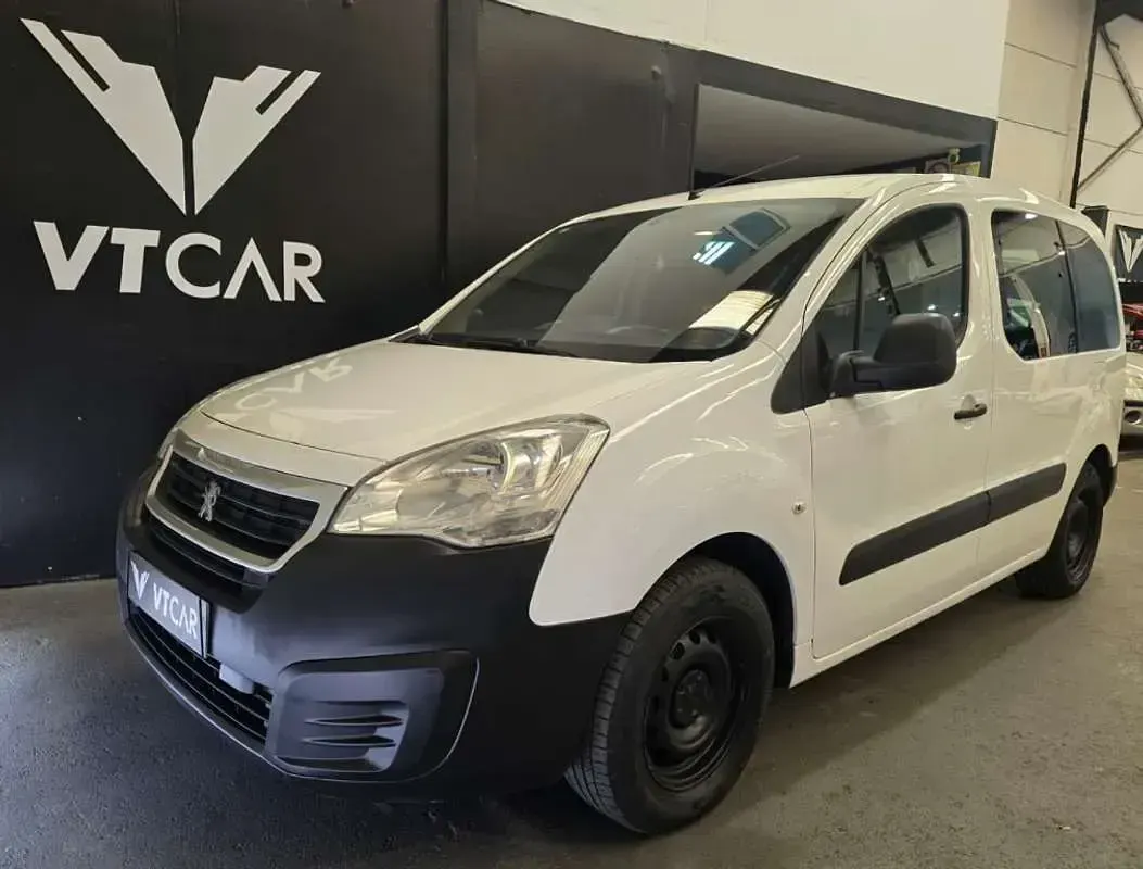 Usado Peugeot TePee Access 75 CV (55 kW) 2017 Blanco Van