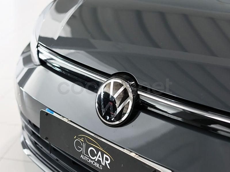 Usado VW Golf VIII Life 110 CV (80 kW) 2021 Gris / plata Berlina