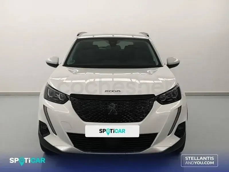 Usado Peugeot 2008 Allure 100 CV (73 kW) 2022 Blanco SUV