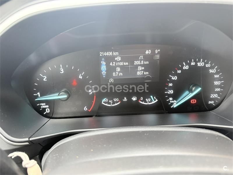 Usado Ford Focus Trend 120 CV (88 kW) 2019 Azul Berlina