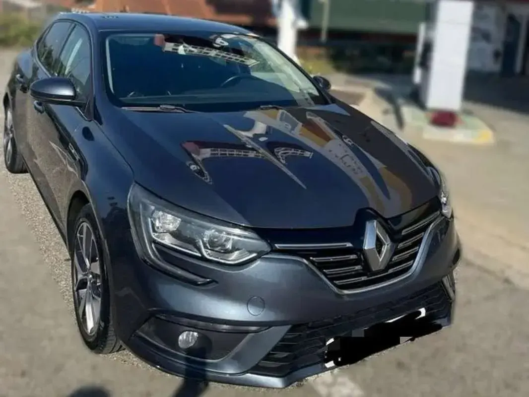 Usado Renault Mégane Life 132 CV (97 kW) 2016 Gris Utilitario