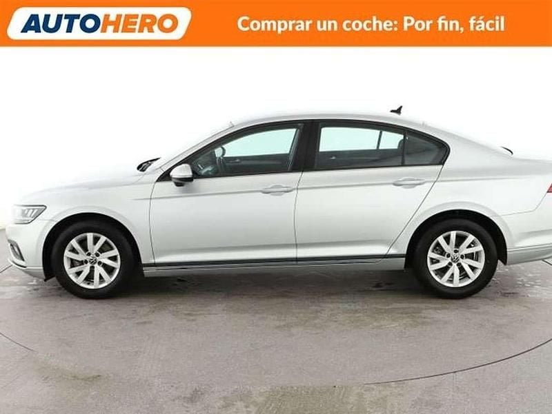 Usado VW Passat 150 HP (110 kW) 2021 Cinzento Sedan