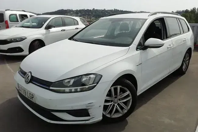 Usado VW Golf VIII Edition 130 CV (95 kW) 2020 Blanco Familiar