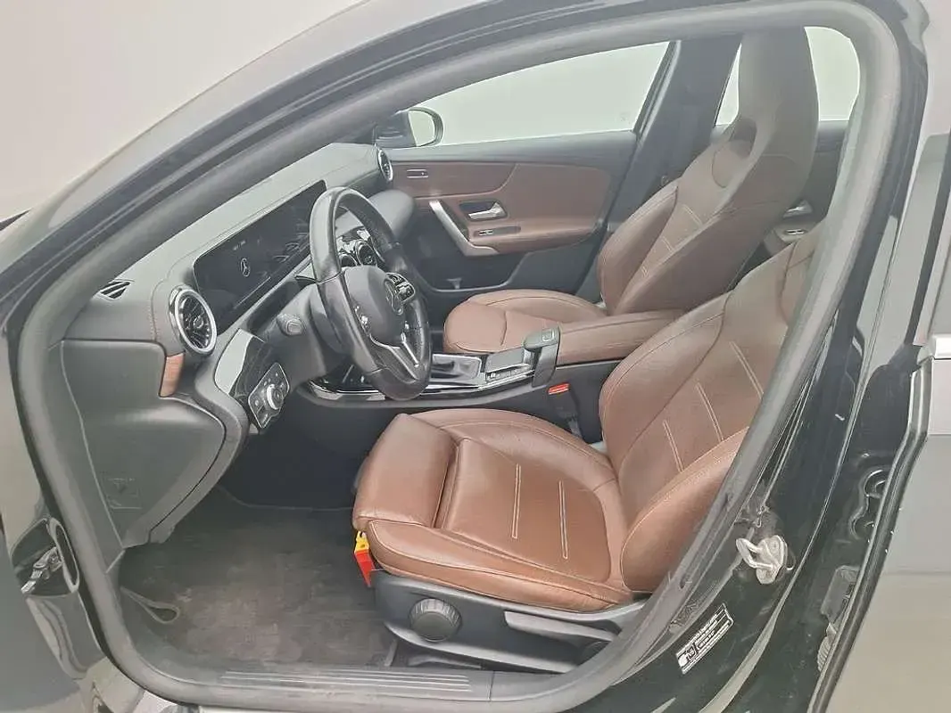 Usado Mercedes A180 136 CV (100 kW) 2022 Negro Utilitario
