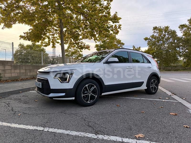 Usado Kia Niro 141 CV (103 kW) 2022 Blanco SUV
