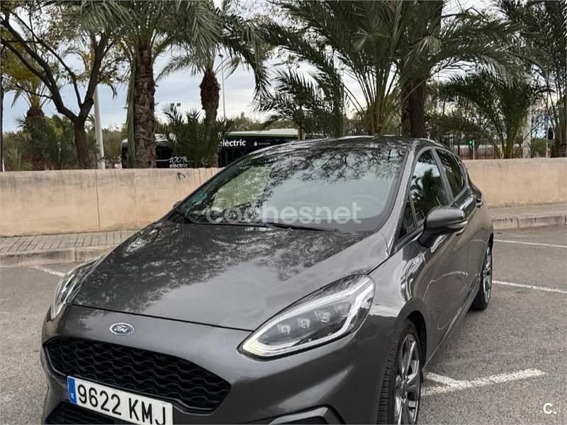 Usado Ford Fiesta ST-Line 140 CV (102 kW) 2018 Gris / plata Utilitario