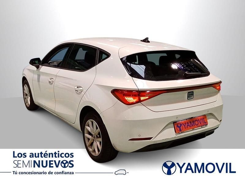 Usado Seat Leon Style 110 CV (80 kW) 2021 Blanco