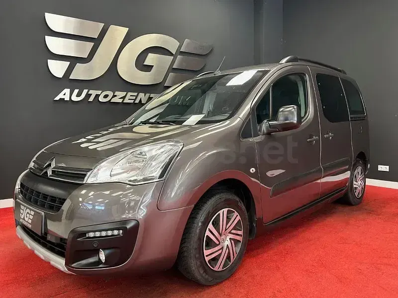 Usado Citroën Berlingo XTR 120 CV (88 kW) 2017 Gris / plata Monovolumen