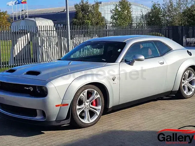 Usado Dodge Challenger 375 CV (275 kW) 2021 Gris / plata Coupe