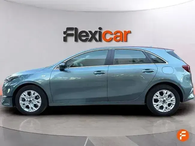 Usado Kia Ceed 120 CV (88 kW) 2022 Verde Utilitario
