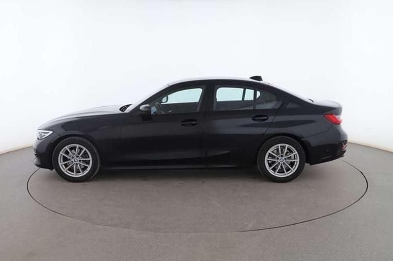 Usado BMW 318 Comfort Edition 150 CV (110 kW) 2019 Negro Berlina