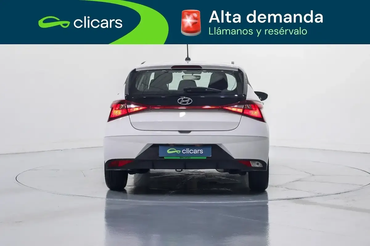 Usado Hyundai i20 100 CV (73 kW) 2022 Blanco Utilitario