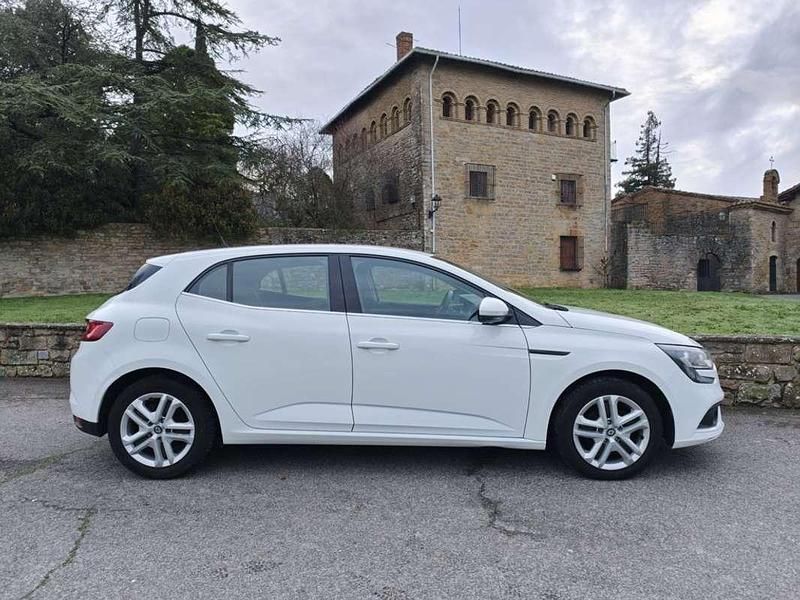 Usado Renault Mégane IV Intens 101 CV (74 kW) 2016 Blanco Utilitario