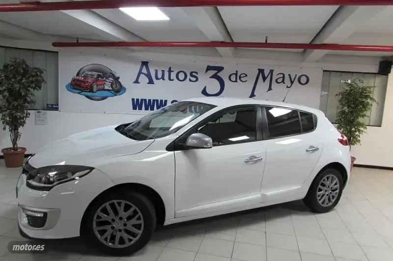 Usado Renault Mégane III 115 CV (84 kW) 2014 Blanco Berlina