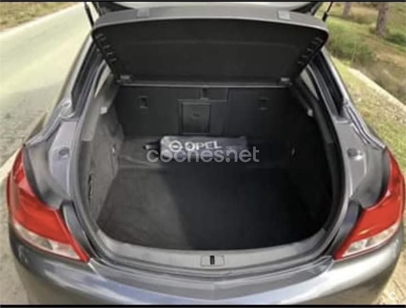 Usado Opel Insignia Excellence 140 CV (102 kW) 2017 Gris / plata Berlina