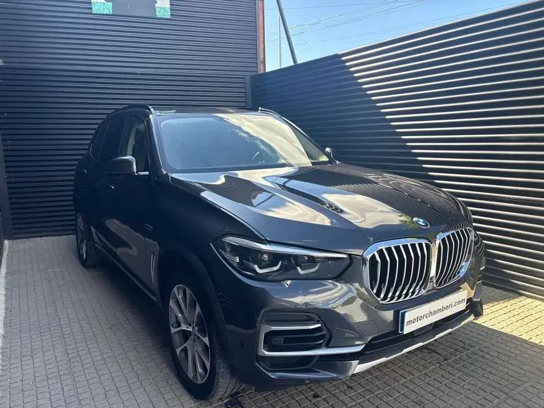 Usado BMW X5 Comfort Edition 394 CV (289 kW) 2022 Gris / plata SUV