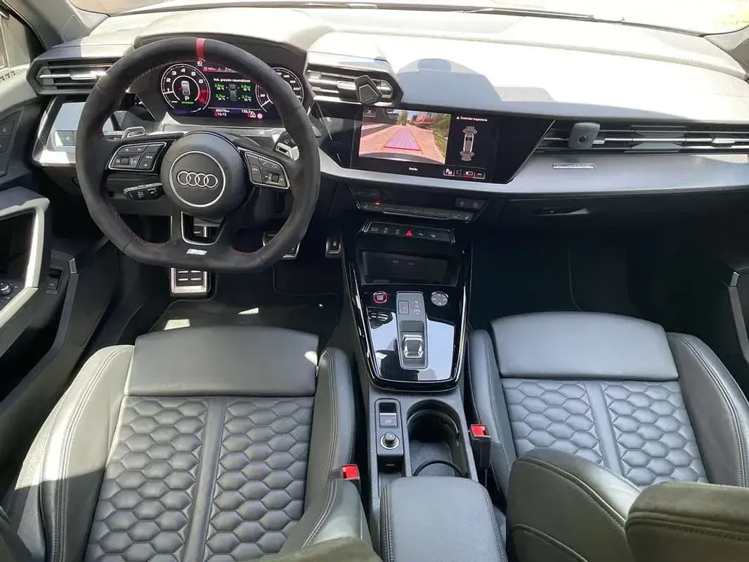 Usado Audi RS3 Sportback 400 CV (294 kW) 2022 Gris Utilitario