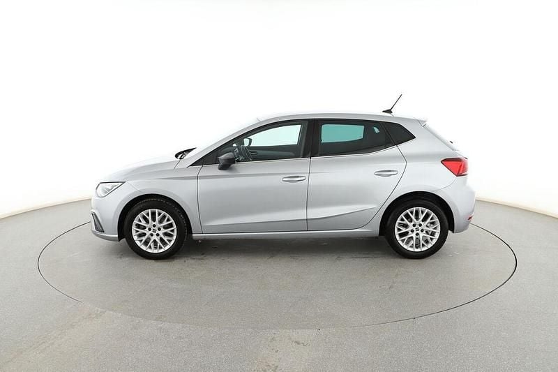 Usado Seat Ibiza XCELLENCE 110 CV (80 kW) 2024 Gris Utilitario