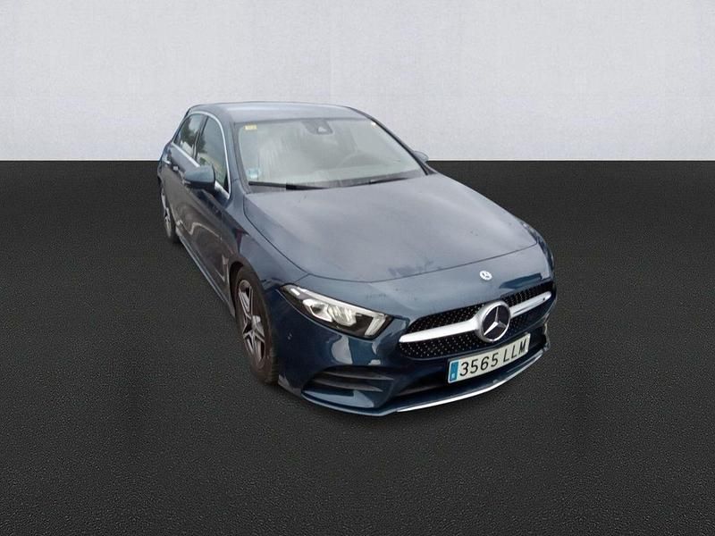 Usado Mercedes A180 116 CV (85 kW) 2020 Azul Utilitario