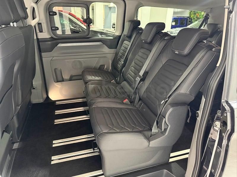 Usado Ford Tourneo Titanium 170 CV (125 kW) 2024 Negro Monovolumen