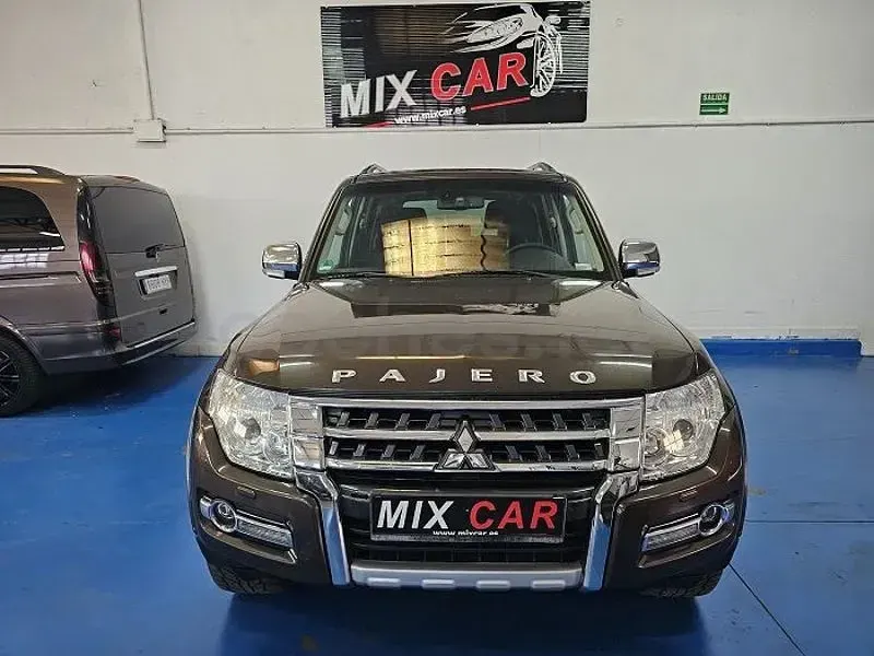 Usado Mitsubishi Montero 190 CV (139 kW) 2018 Marrón SUV