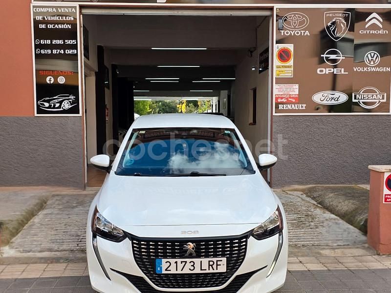Usado Peugeot 208 Active 102 CV (75 kW) 2021 Blanco Utilitario