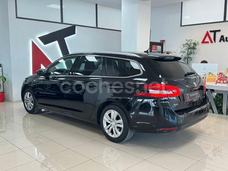 Usado Peugeot 308 SW Access 130 CV (95 kW) 2015 Negro Familiar
