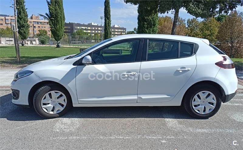 Usado Renault Mégane Intens 115 CV (84 kW) 2015 Blanco Berlina