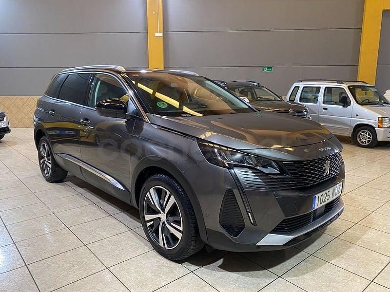 Usado Peugeot 5008 Allure 130 CV (95 kW) 2021 Gris / plata SUV