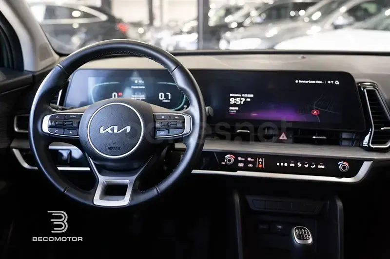 Usado Kia Sportage 136 CV (100 kW) 2024 Verde SUV