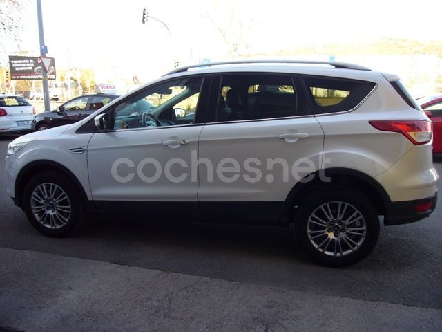 Używany Ford Kuga Titanium 140 KM (102 kW) 2014 Biały SUV