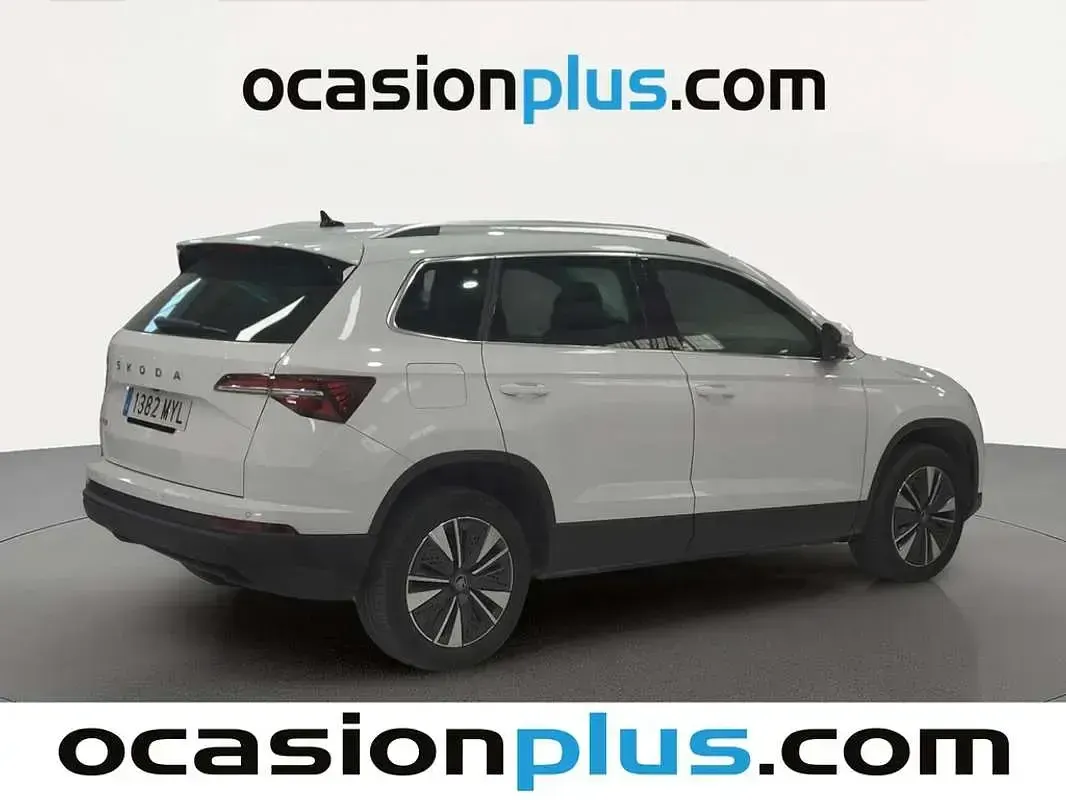 Usado Skoda Karoq Selection 116 CV (85 kW) 2025 Blanco SUV