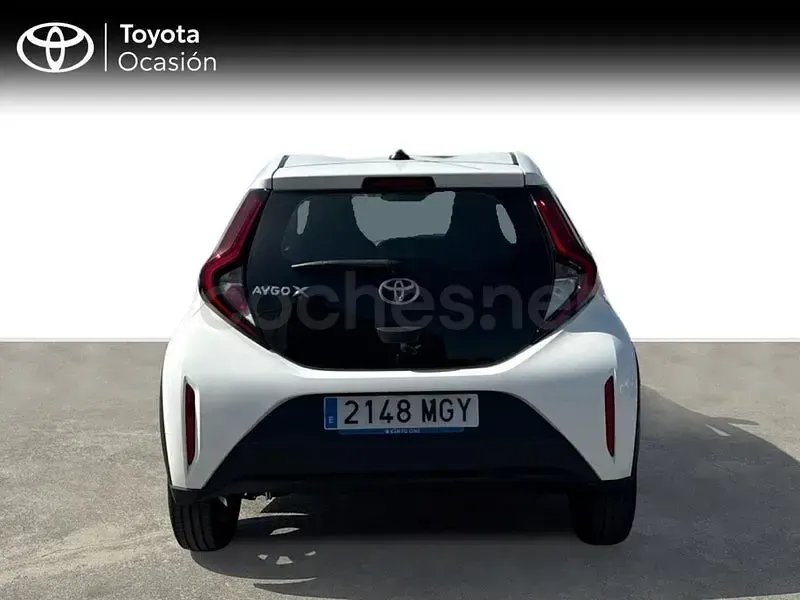 Usado Toyota Aygo X Play 72 CV (52 kW) 2023 Blanco SUV