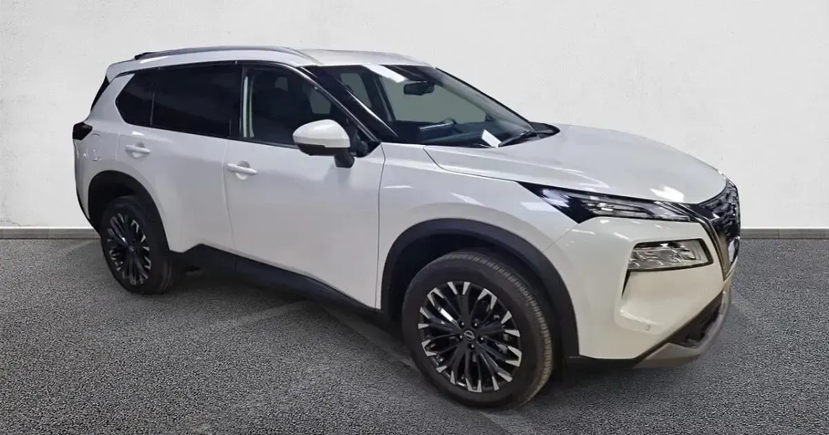 Uusi Nissan X-Trail N-Connecta 163 HP (119 kW) 2025 Katumaasturi