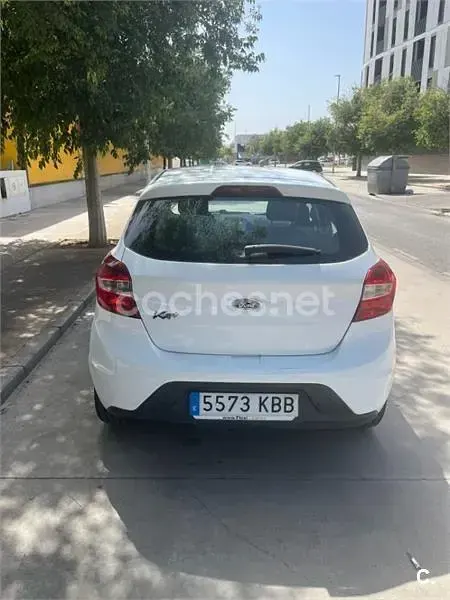 Usado Ford Ka Plus 70 CV (51 kW) 2017 Blanco Utilitario